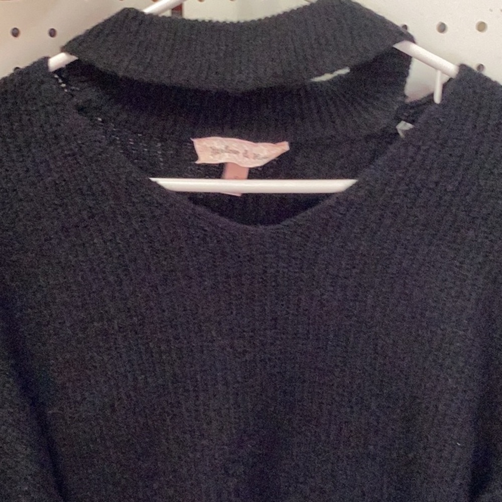 Sweater - Picture 3 of 4